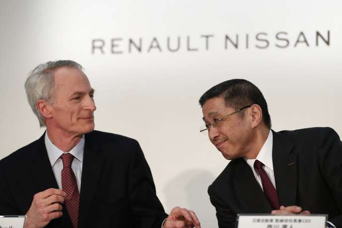 Jean-Dominique Senard, président de Renault-Nissan, et Hiroto Saikawa, directeur général de Nissan, le 12 mars, lors d’une conférence de presse à Yokohama, au Japon.