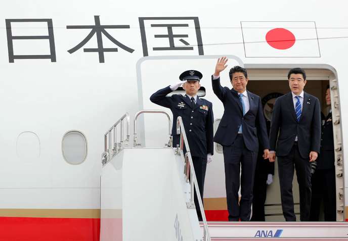 Le départ du premier ministre japonais Shinzo Abe (au centre) pour l’Iran le 12 juin 2019, à Tokyo.