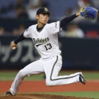 Buffaloes hurler Taisuke Yamaoka fires a pitch in Tuesday's game against the Eagles at Kyocera Dome. Yamaoka struck out 10 batters in eight innings in Orix's 1-0 win over Tohoku Rakuten.