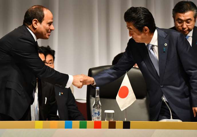 Le président égyptien, Abdel Fattah Al-Sissi, et le premier ministre japonais, Shinzo Abe, lors de l’ouverture de la Ticad, à Yokohama, le 28 août 2019.