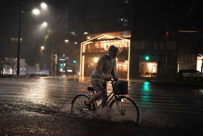 Le Typhon Faxai a touché Tokyo lundi 9 septembre matin, provoquant de fortes pluies.