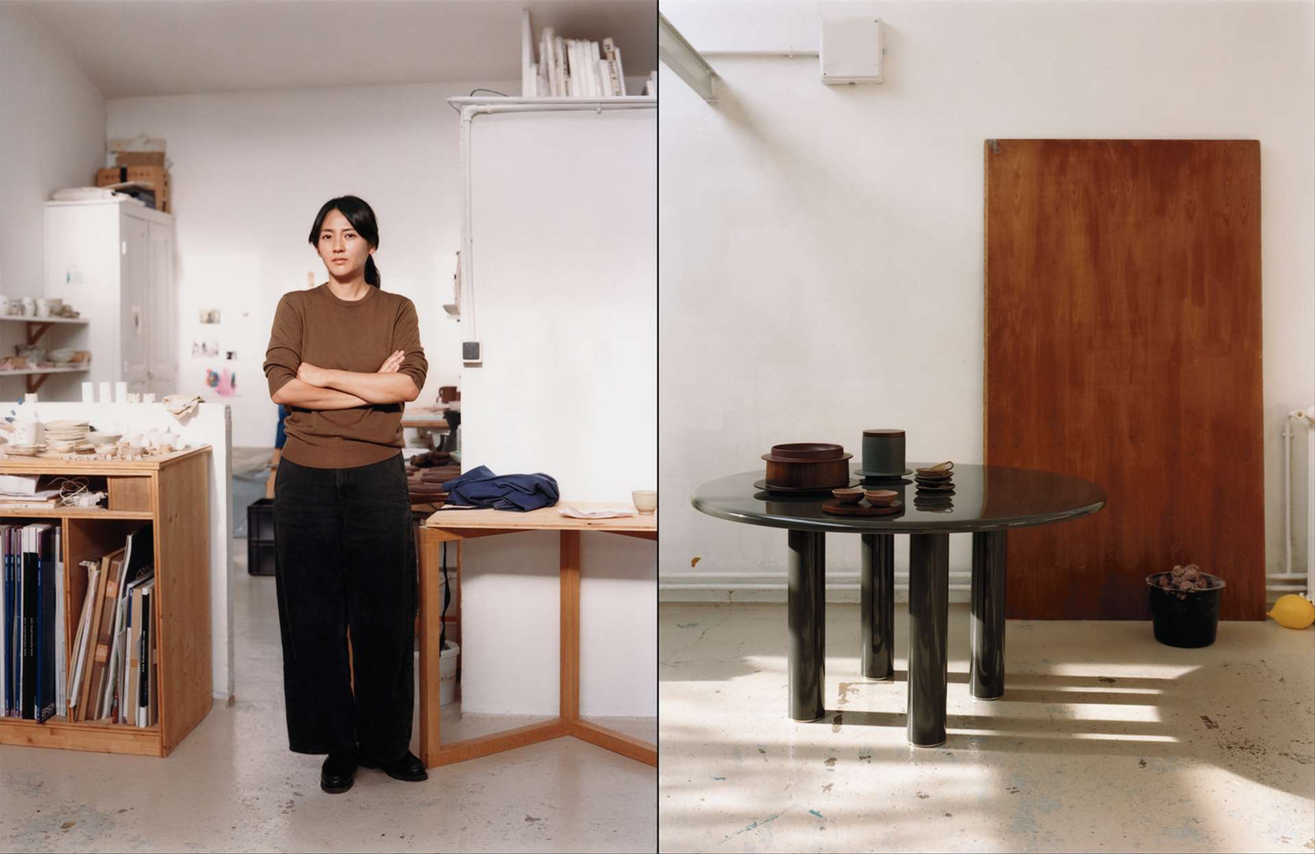 A droite : table Smalto en acier avec finition en émail de porcelaine, design Barber & Osgerby, Knoll. Plats et coupes emboîtables Glenn Sestig en céramique et bois, design Glenn Sestig, Valerie Objects. Coupelles en grès, réalisées à la main, Madoka Rindal.