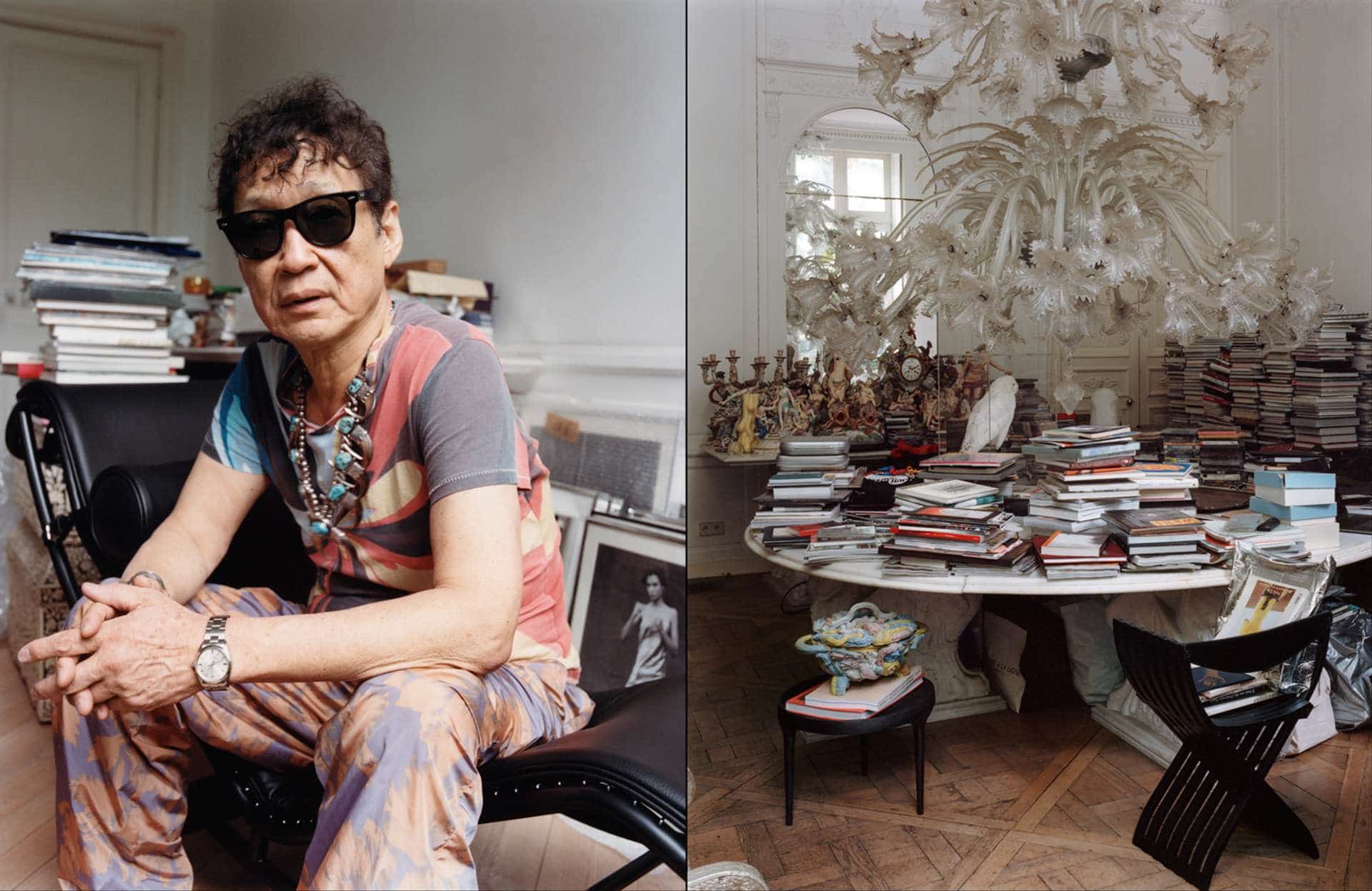 A droite : chaise Curule pliable en noyer, lattes en noyer, et dossier en cuir souple, design Pierre Paulin, Ligne Roset. Petite table d’appoint Phantom Coffee Table, finition burn antique, en fonte d’aluminium, 101 Copenhagen. Soupière Baroque Tureen en plastique recyclé HDPE, design James Shaw, 107 Rivoli.