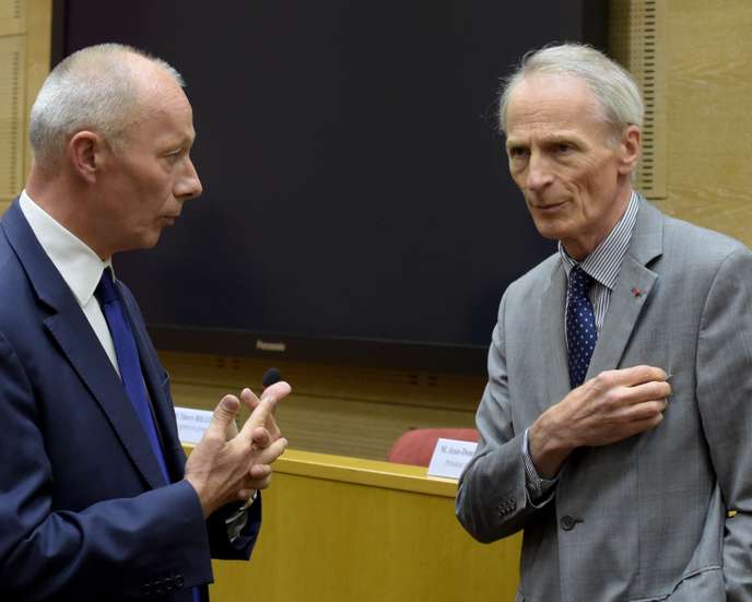 Thierry Bolloré (à gauche), alors directeur général de Renault, et Jean-Dominique Senard, le président de Renault et PDG de l’Alliance Renault-Nissan-Mitsubishi, à Paris, le 24 septembre.