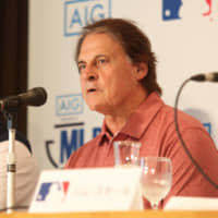 Hall of Fame manager Tony La Russa (right) has been accused of sign-stealing in the 1980s by former player Jack McDowell.