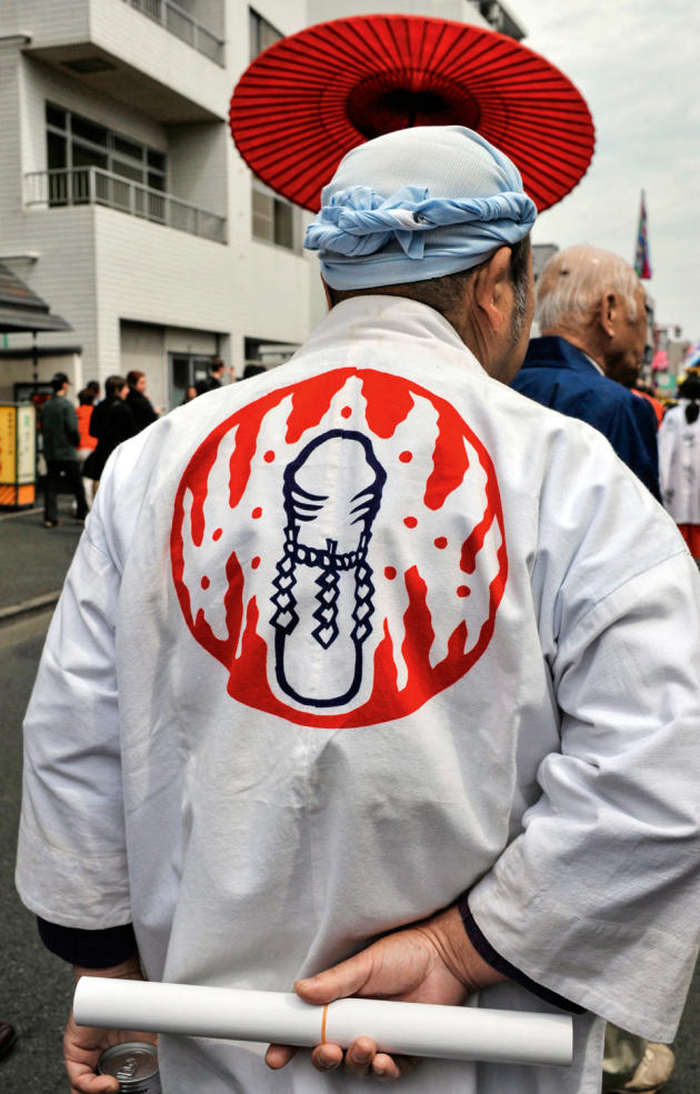 En 2009, un festivalier en tenue traditionnelle.