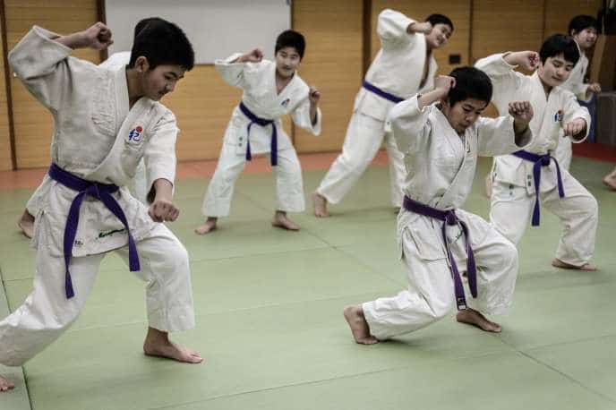Entre 1983 et 2016, au moins 121 personnes sont décédées dans le cadre du judo pratiqué à l’école, signale HRW, « un taux de décès sans équivalent dans d’autres pays développés ».