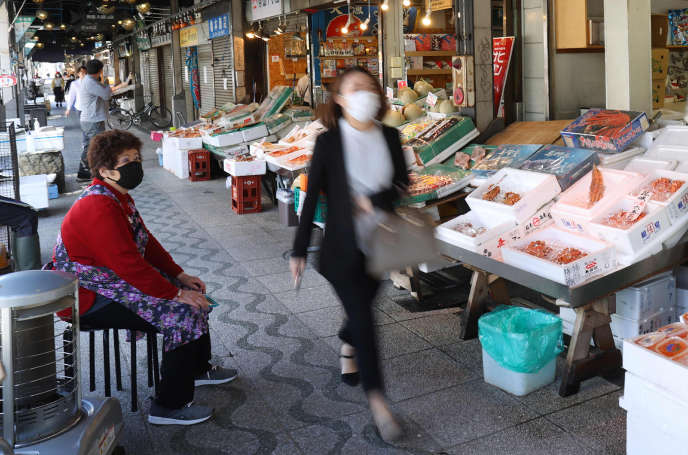 Sur un marché japonais de Sapporo (Hokkaido), le 15 mai.