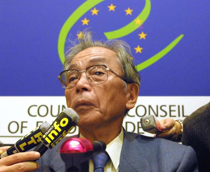 Le militant japonais contre la peine de mort Sakae Menda, à Strasbourg, en 2001.