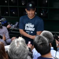 Hisashi Iwakuma, seen talking to reporters during spring training in 2019, went 63-39 for the Mariners in 150 games. | USA TODAY / VIA REUTERS
