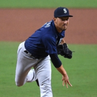 Mariners reliever Yoshihisa Hirano pitches against the Padres in San Diego on Sept. 19, 2020. | USA TODAY / VIA REUTERS