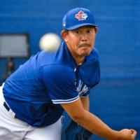 Former Blue Jays pitcher Shun Yamaguchi has signed a minor league contract with San Francisco and will participate in spring training with the team. | USA TODAY / VIA REUTERS