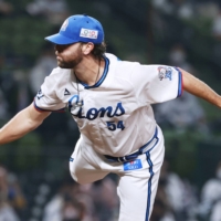 Lions pitcher Zach Neal pitches against the Hawks at MetLife Dome in Tokorozawa, Saitama Prefecture, on Thursday. | KYODO
