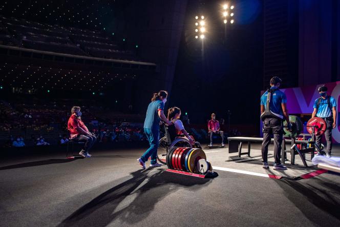 L’athlète chinoise Cui Zhe lors de la compétition d’haltérophilie à Tokyo, le 26 août.