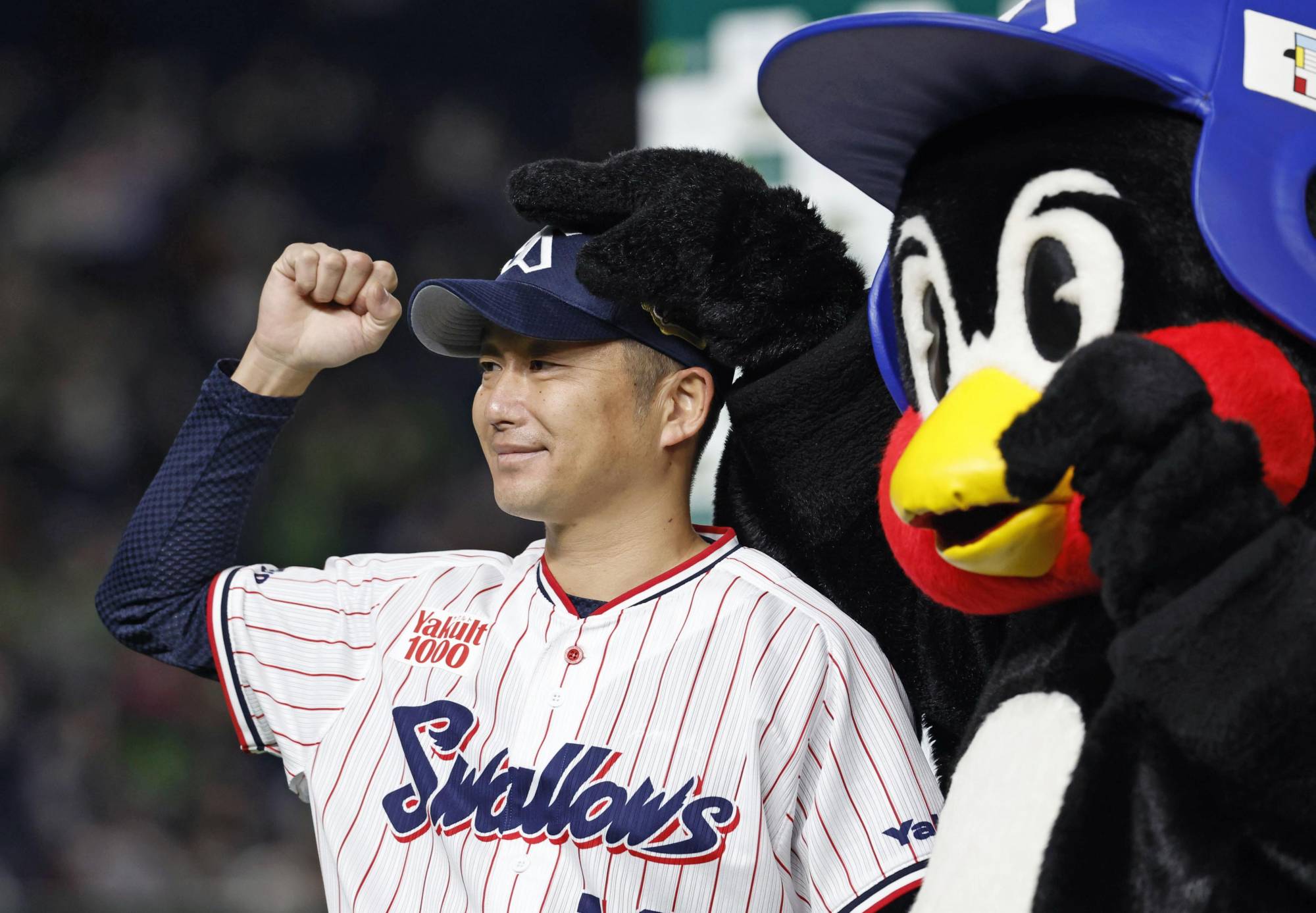 Masanori Ishikawa has spent 20 seasons with the Swallows and helped the team move within one win of winning the Japan Series with his performance on Wednesday. | KYODO