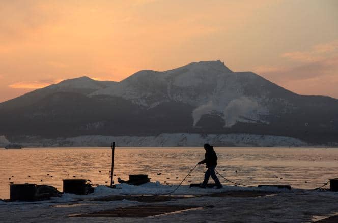 Vue générale de l’île de Kounachir, l’une des quatre îles de l’archipel des Kouriles qui fait l’objet d’un contentieux entre la Russie et le Japon, en 2016.