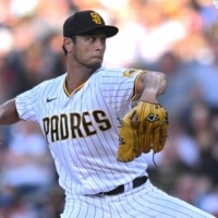 Padres starter Yu Darvish pitches against the Diamondbacks in San Diego on Monday. | USA TODAY / VIA REUTERS