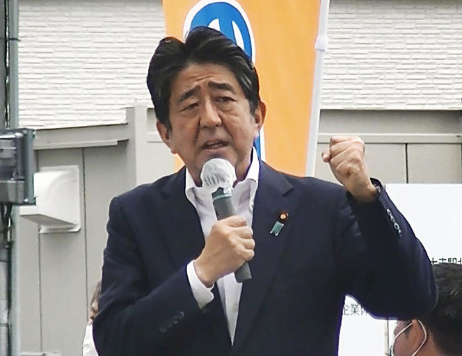 Capture vidéo de l’intervention de l’ancien premier ministre japonais Shinzo Abe, à Nara, le 8 juillet, juste avant son meurtre. 