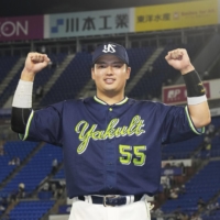 Munetaka Murakami hit four home runs and drove in nine runs during a weekend series against the BayStars in Yokohama. | KYODO