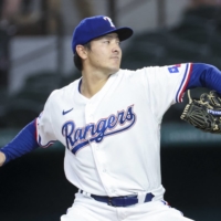 Rangers starter Kohei Arihara pitches against the Athletics in Arlington, Texas, on Tuesday. | USA TODAY / VIA REUTERS