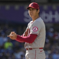 Angels two-way player Shohei Ohtani pitches against the Blue Jays in Toronto on Saturday. | USA TODAY / VIA REUTERS