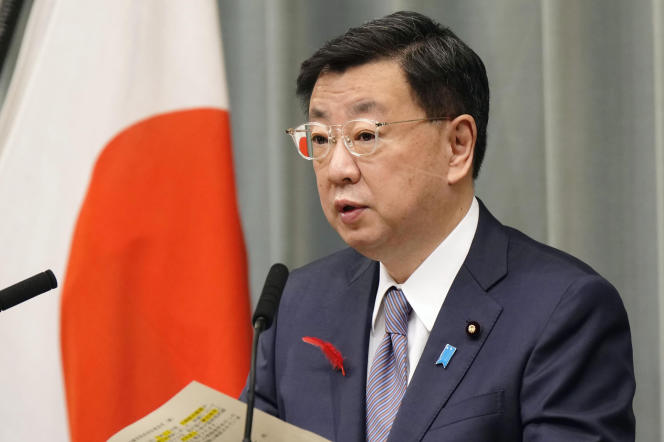 Le secrétaire en chef du Cabinet japonais, Hirokazu Matsuno, tient une conférence de presse après l’annonce d’un lancement de missile par la Corée du Nord, au bureau du premier ministre à Tokyo, mardi 4 octobre 2022.
