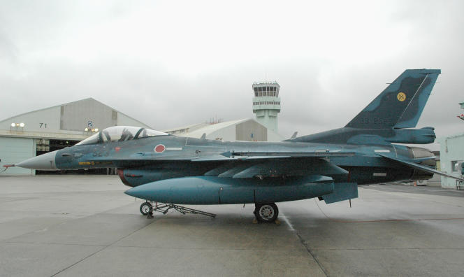 Un chasseur F-2 de la Japan Air Self-Defense Force, sur la base de Tsuiki, préfecture de Fukuoka, au sud du Japon, en mars 2010.