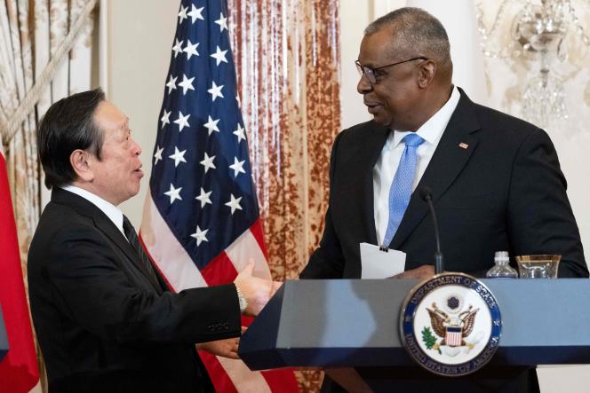 La secrétaire d’Etat américain à la défense, Lloyd Austin, avec son homologue japonais, Yasukazu Hamada, à Washington, le 11 janvier 2023.