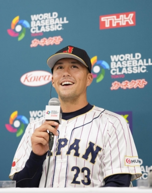 Lars Nootbaar, a member of Japan's World Baseball Classic team, attends a press conference at Tokyo Dome on Wednesday, a day before the team's Pool B opener against China. | KYODO 