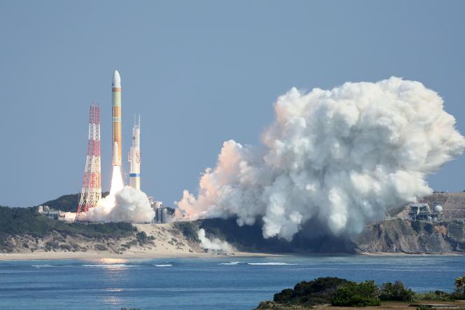 La fusée H3 sur le point de décoller au centre spatial de Tanegashima dans le sud-ouest du Japon. Le 7 mars 2023.