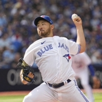 Blue Jays starting pitcher Yusei Kikuchi throws against the Rays in Toronto on Saturday. | USA TODAY / VIA REUTERS