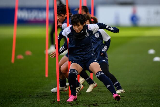 Les joueusesde l’équipe de football japonaise lors d’un séance d’entraînement avant leur match de du Tournoi de qualification olympique contre la Corée du Nord, au stade national de Tokyo, le 27 février 2024.