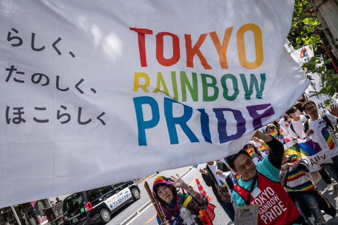 Défilé Tokyo Rainbow Pride, la plus grande célébration annuelle LGBT+ au Japon, à Tokyo le 23 avril 2023.